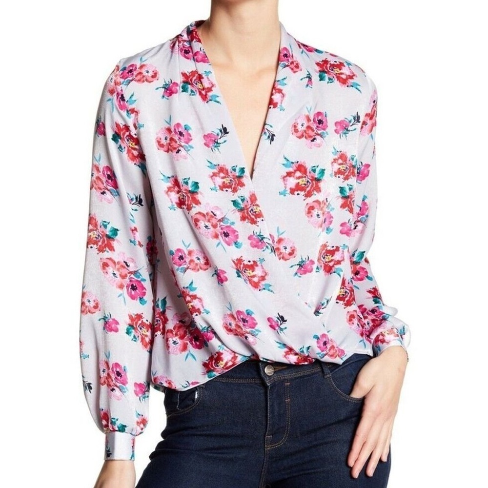 LUSH | Floral V-Neck Blouse